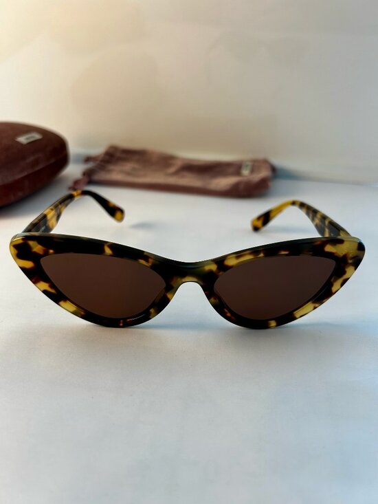 MIU MIU Sunglasses MU01VS - Excellent Condition - Case + Cover Included main image 4
